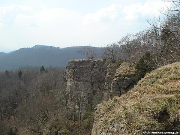 Bild Kraftorte - Niedersachsen - Der Hohenstein im Süntel bei Hessisch Oldendorf