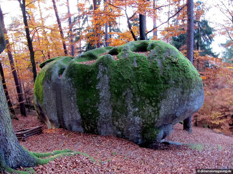 Bild Kraftorte - Bayern - der Schalenstein bei der Saldenburg im bayrischen Wald